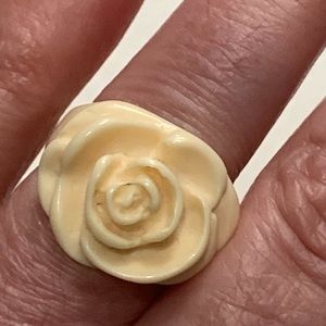 Cream Color Flower Ring Hard Plastic Size 6.5